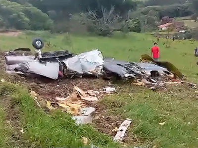 Avio cai em MG e deixa sete mortos