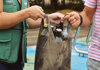 Centro de Cachoeiro receber ao de coleta de vidro para reciclagem