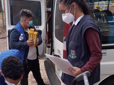 Produtos vencidos so recolhidos em comrcio de Dores do Rio Preto