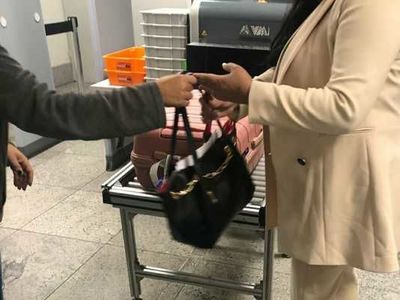 Mulher  presa no aeroporto de Vitria por trfico internacional 